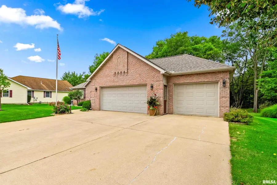 1803 Tharp Street, Pekin, IL 61554 - #3