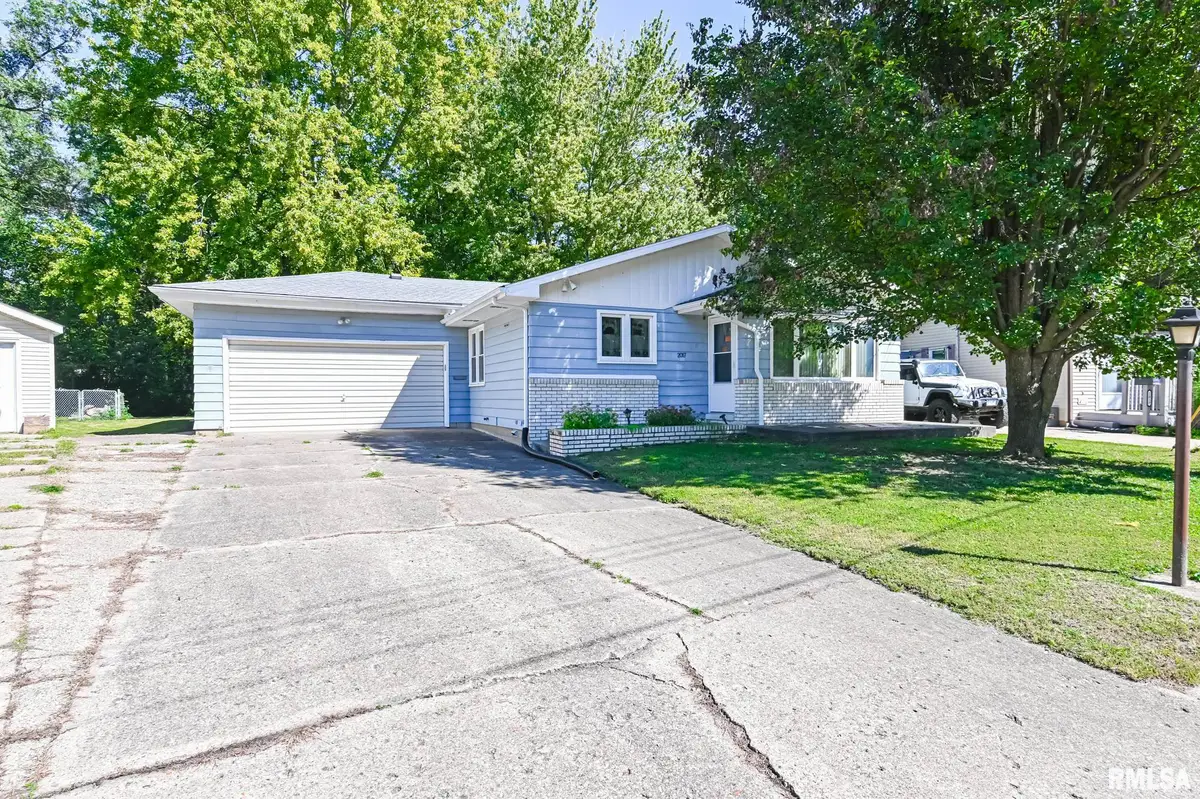 2017 Windsor Street, Pekin, IL 61554 - #1