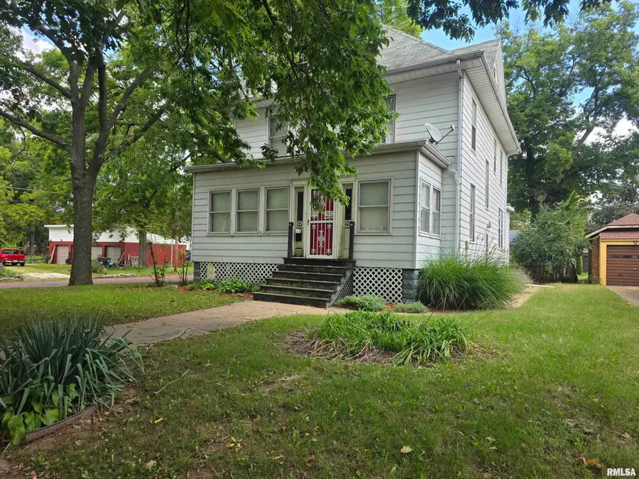 700 S 8th Street, Pekin, IL 61554 - #3