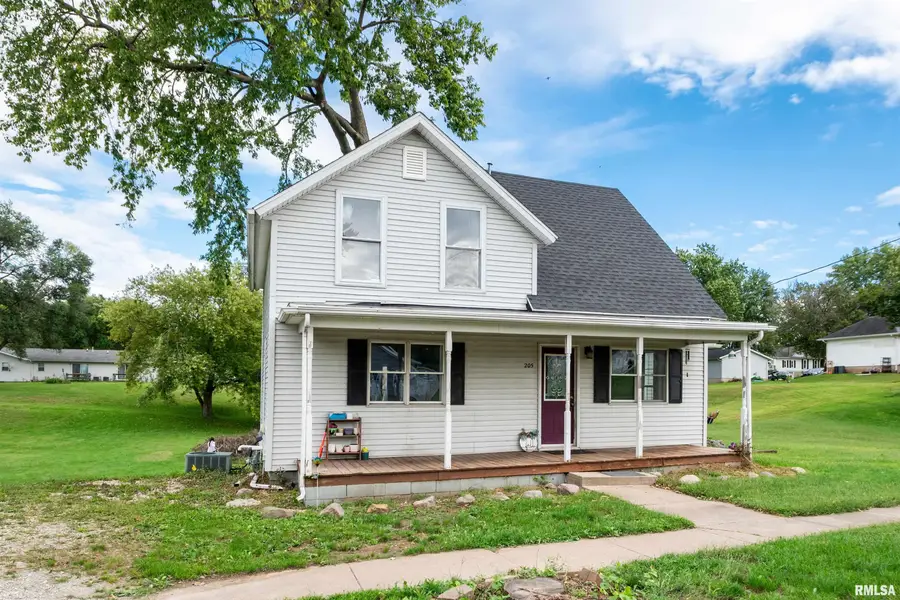 205 N Main Street, Mackinaw, IL 61755 - #2