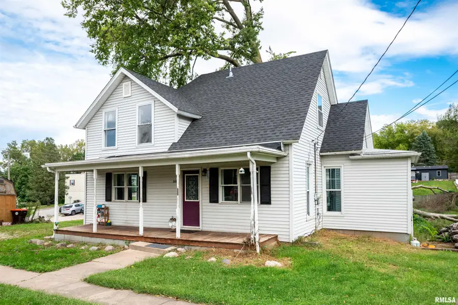 205 N Main Street, Mackinaw, IL 61755 - #3