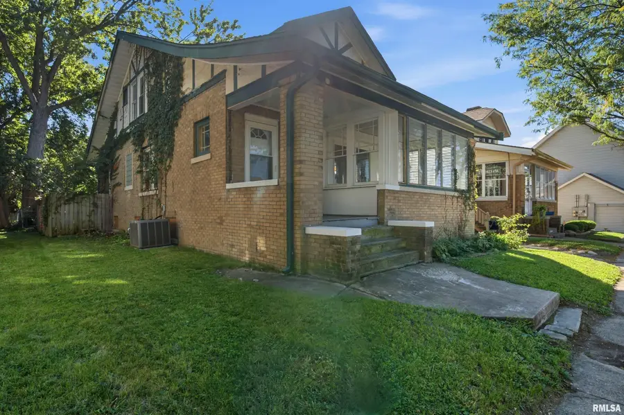 1816 W Sherman Avenue, Peoria, IL 61606 - #3