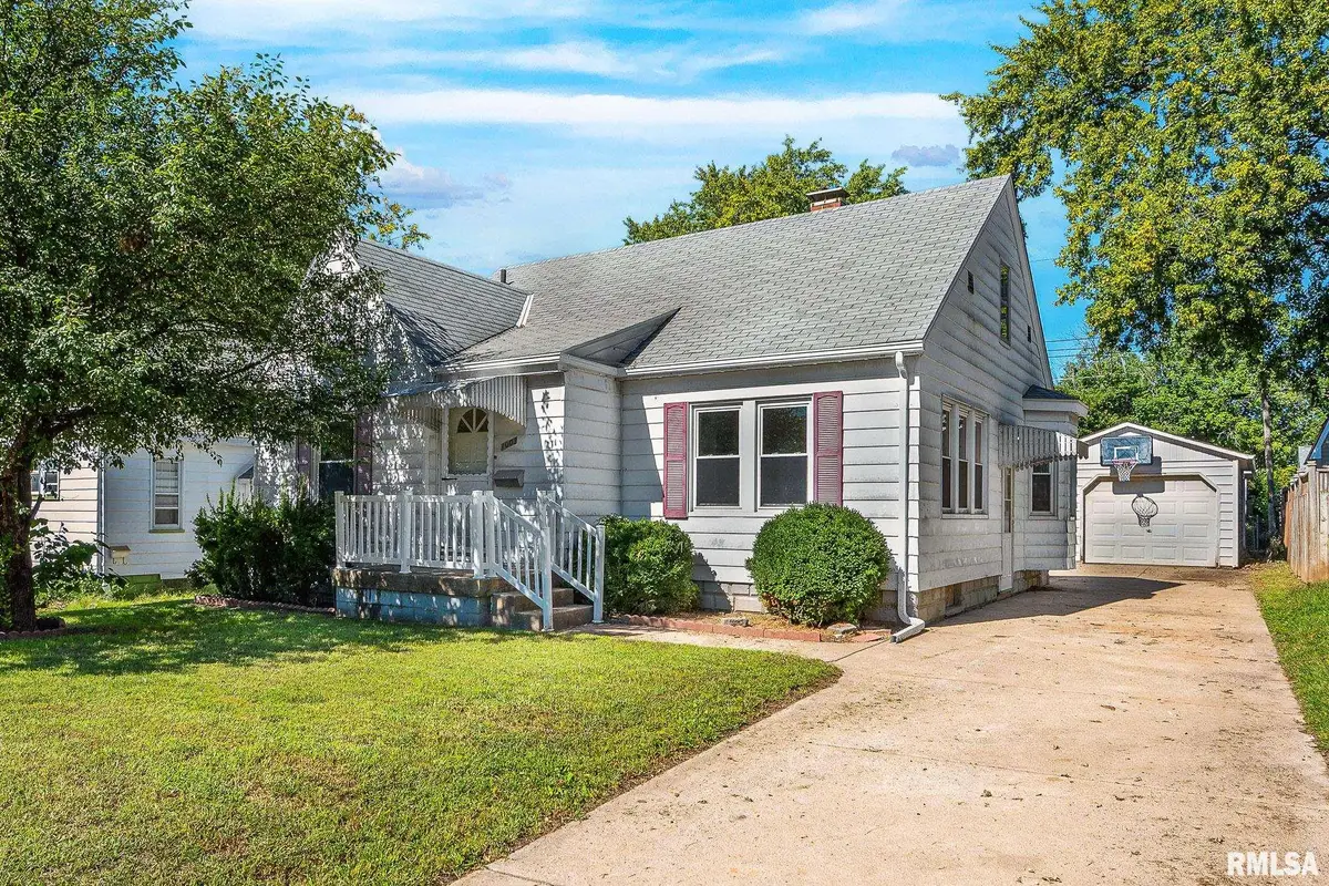 1003 Chestnut Street, Pekin, IL 61554 - #1