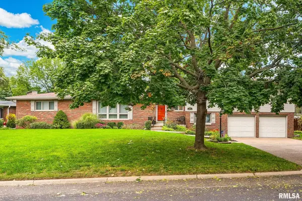 6009 N Trenton Lane, Peoria, IL 61614