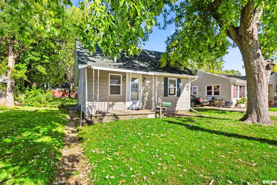 1405 Henrietta Street, Pekin, IL 61554 - #2