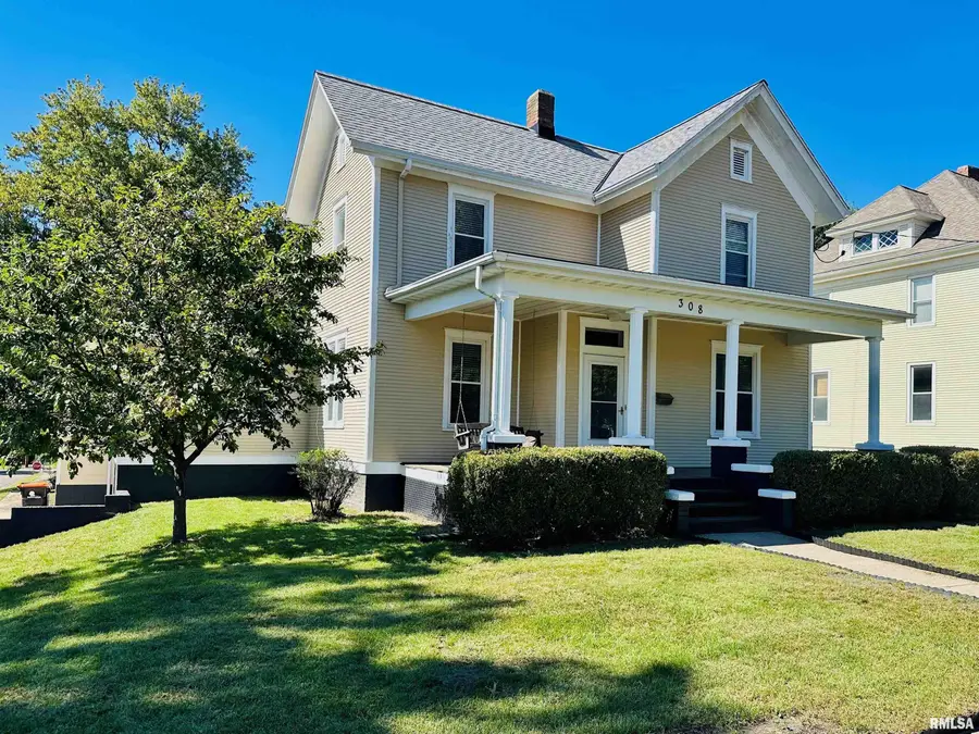 308 S Pine Street, Washington, IL 61571 - #2