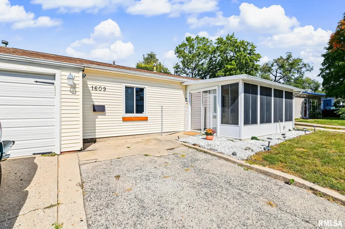 1609 Saratoga Street, Pekin, IL 61554-0000 - #1