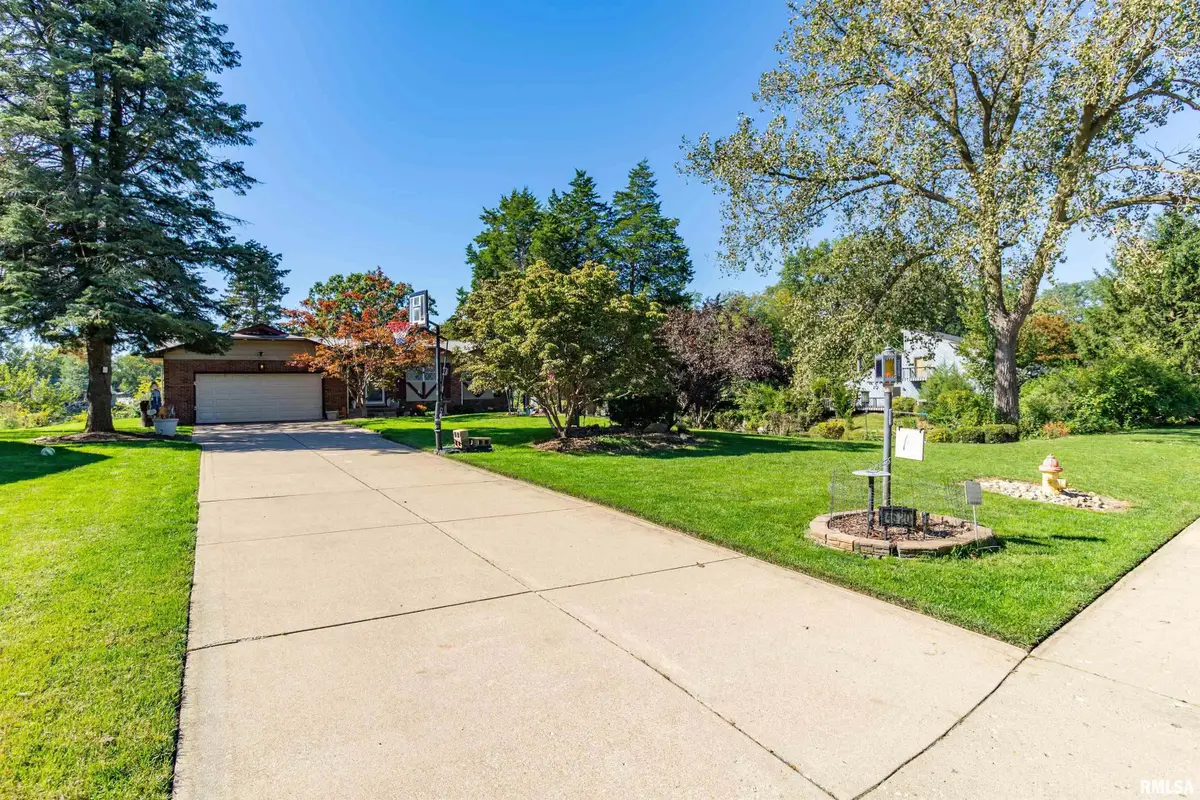 4620 W Hetherwood Drive, Peoria, IL 61615-1925 - #1