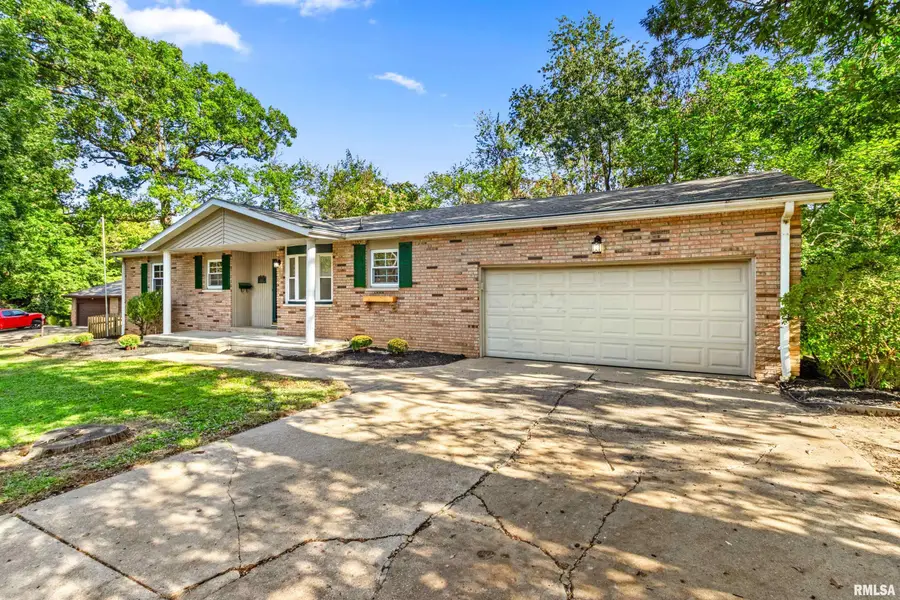 1927 Saint Clair Drive, Pekin, IL 61554 - #2
