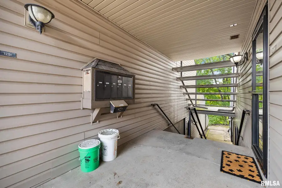 7255 N Lakeside Court #28, Peoria, IL 61614 - #3