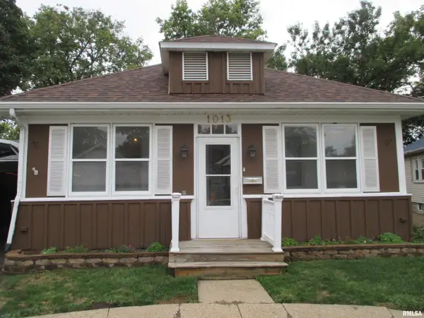1013 S 8th Street, Pekin, IL 61554