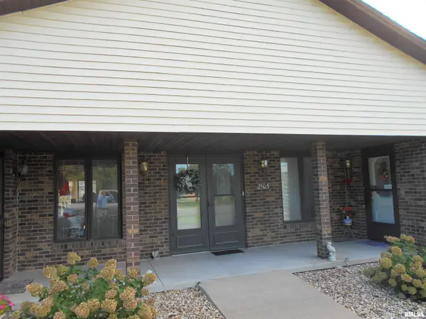 2105 Maple Avenue, Macomb, IL 61455