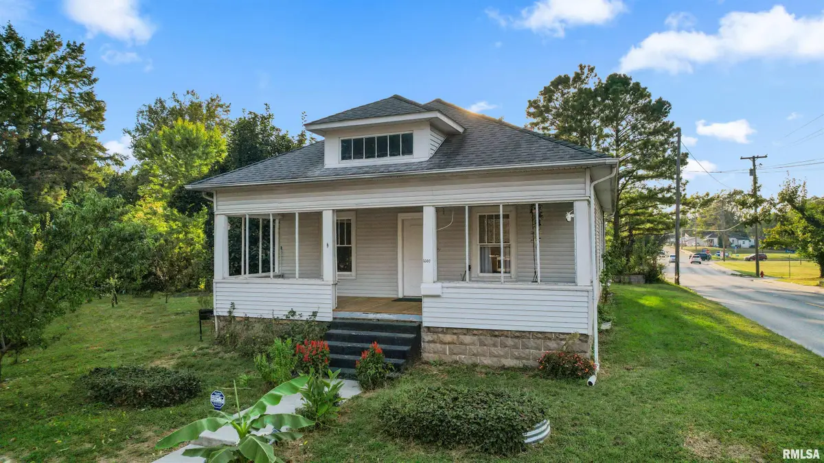 1300 S Mechanic Street, Marion, IL 62959 - #1