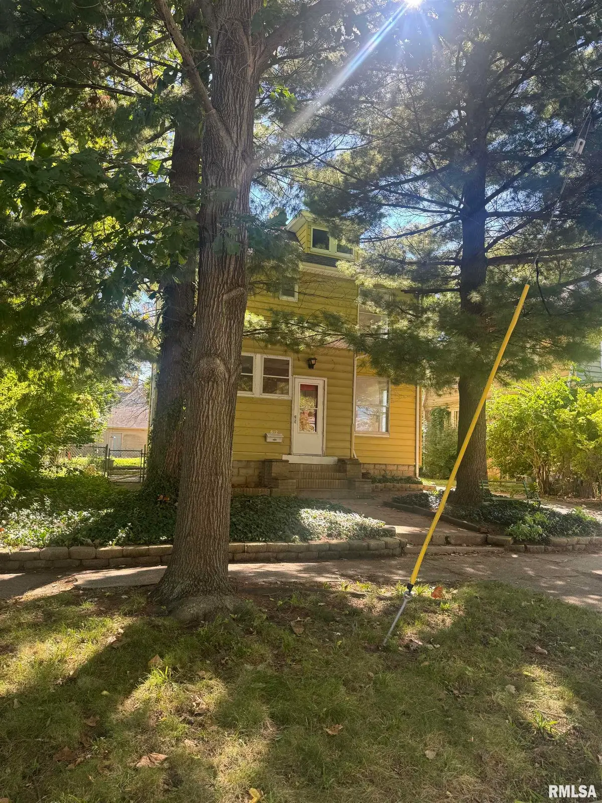 612 Hillyer Street, Pekin, IL 61554 - #1