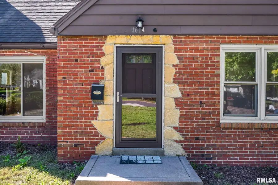 1614 W Margaret Avenue, Peoria, IL 61604 - #2