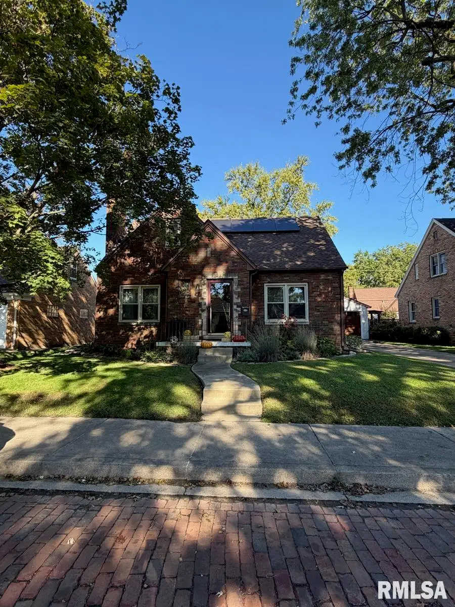 2511 Sherman Avenue, Peoria, IL 61604 - #2