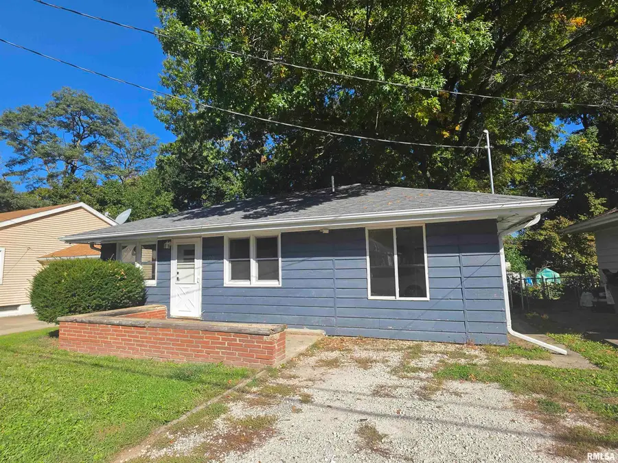 120 W Forest Avenue, East Peoria, IL 61611 - #2