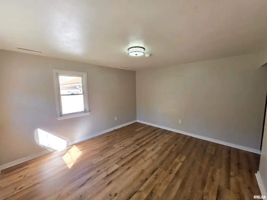 120 W Forest Avenue, East Peoria, IL 61611 - #3