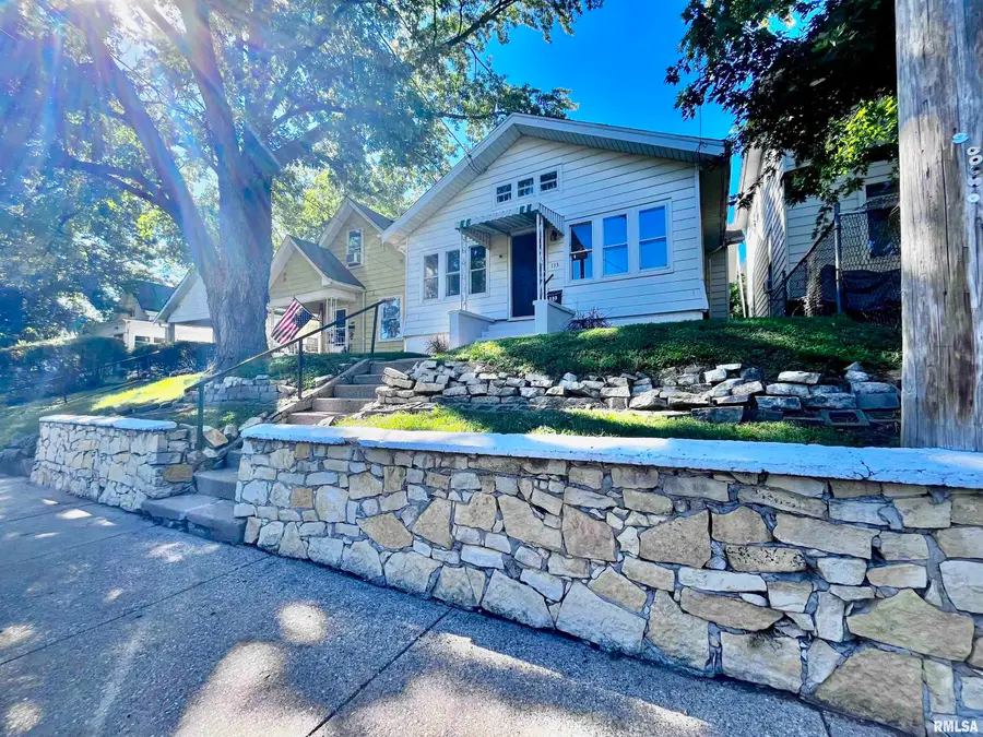 133 NE Rock Island Avenue, Peoria, IL 61603 - #2
