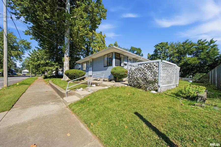 1404 S Westmoreland Avenue, Peoria, IL 61605 - #2