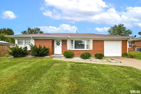 1703 W Hendrickson Street, Marion, IL 62959