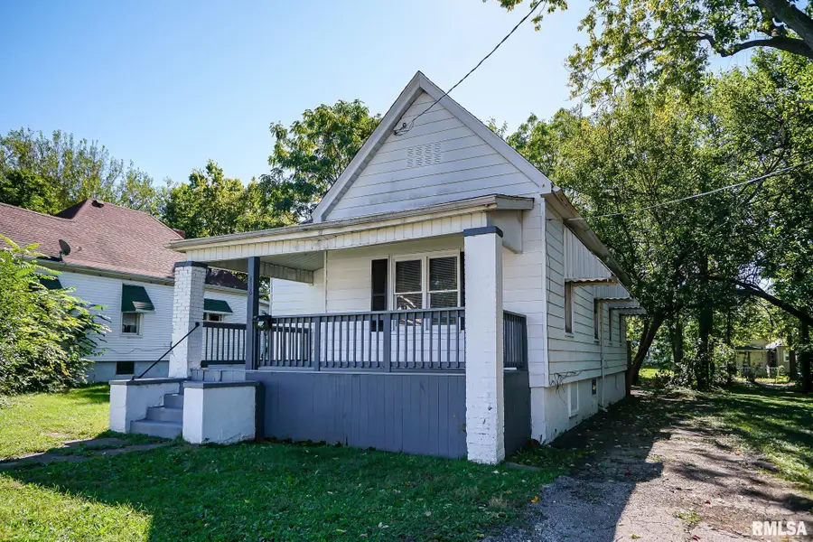 816 W Virginia Avenue, Peoria, IL 61604 - #2
