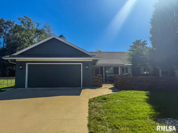 440 W Woodridge Lane, Peoria, IL 61614