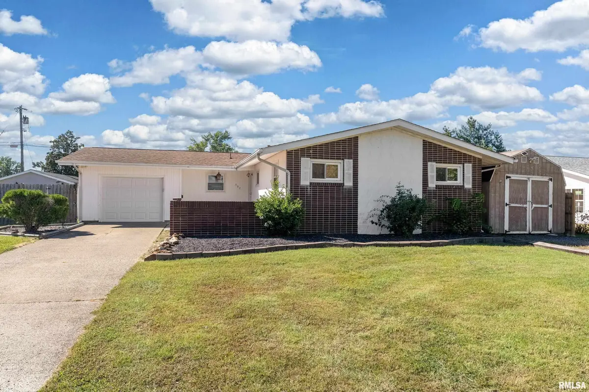 902 Cedar Lane, Marion, IL 62959 - #1