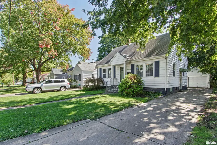 320 E Elmhurst Avenue, Peoria, IL 61603 - #3