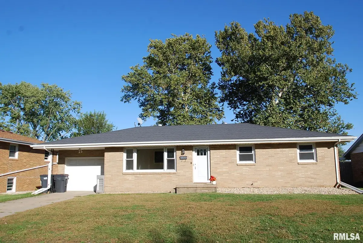 1512 S 7th Street, Pekin, IL 61554 - #1