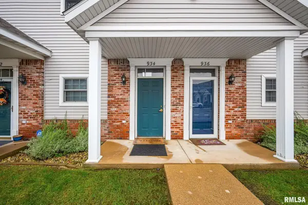 934 W Trailcreek Drive, Peoria, IL 61614