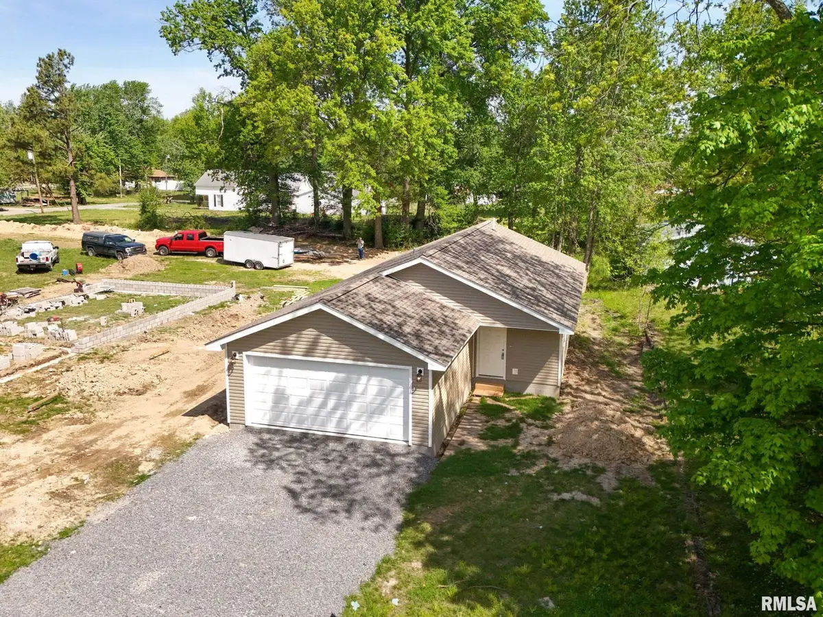 817 W Stotlar Street, Herrin, IL 62948 - #1