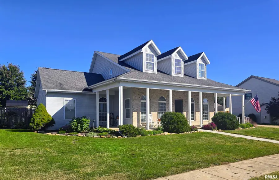 1820 Parkfield Drive, Pekin, IL 61554 - #2