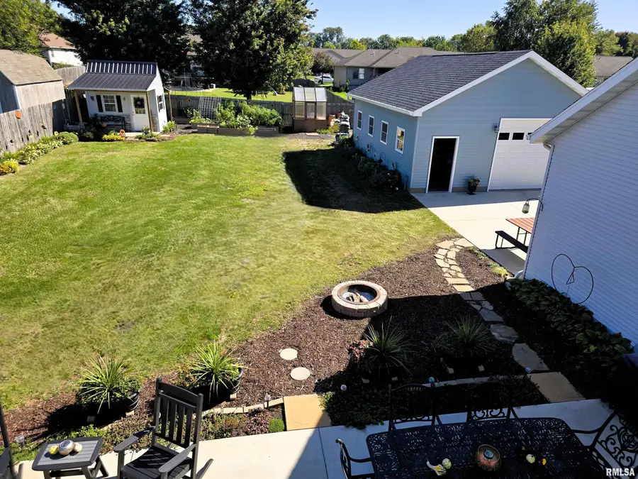 1820 Parkfield Drive, Pekin, IL 61554 - #3