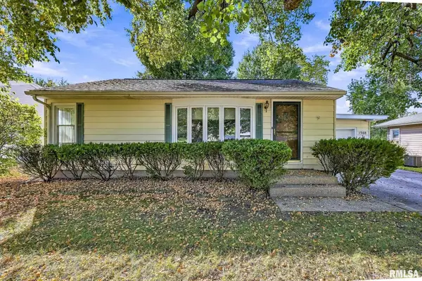 1308 Lawndale Avenue, Pekin, IL 61554