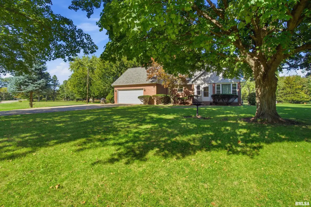 611 Woodland Knolls Road, Metamora, IL 61548 - #1