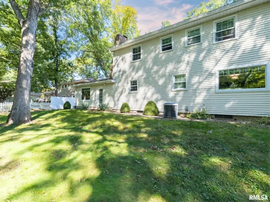 1208 W Woodside Drive, Dunlap, IL 61525 - #3