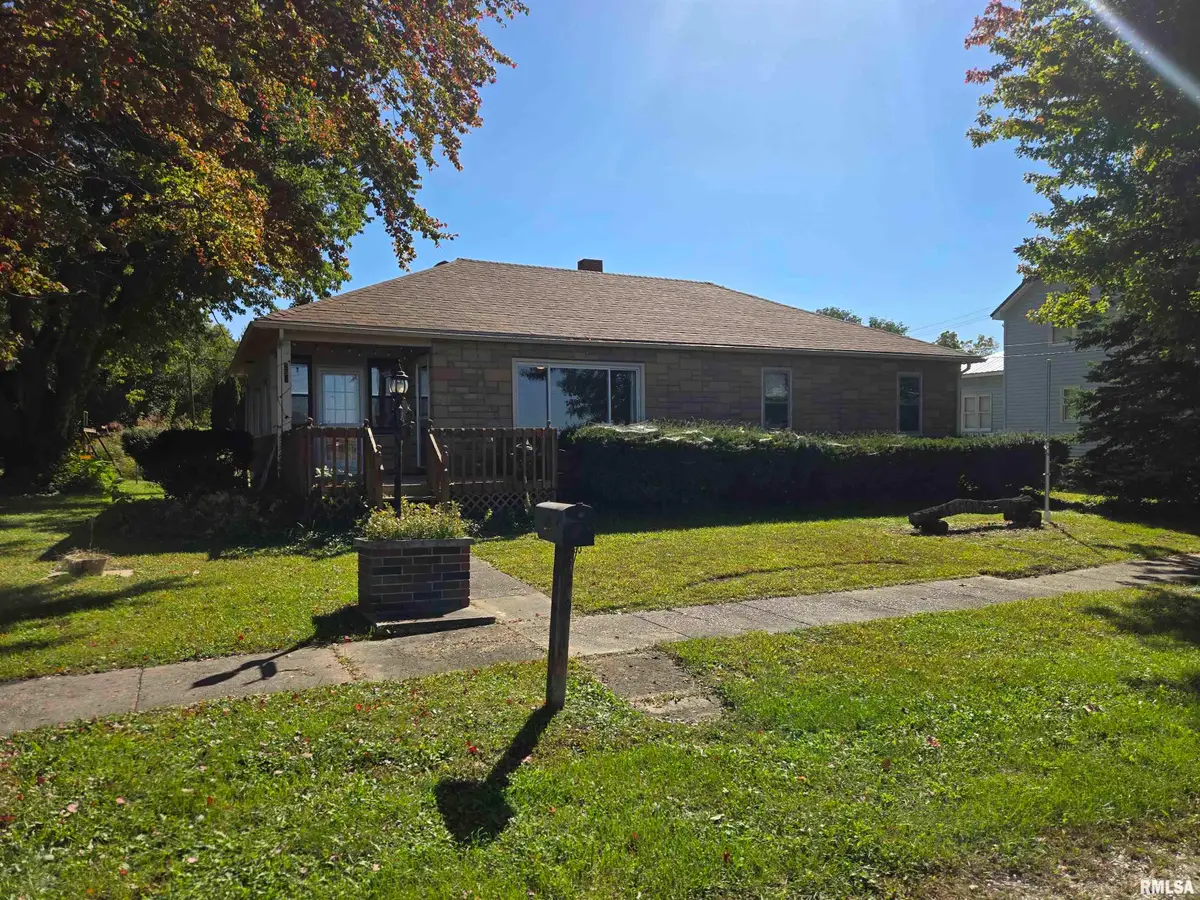 250 W 1st Street, Dallas City, IL 62330 - #1