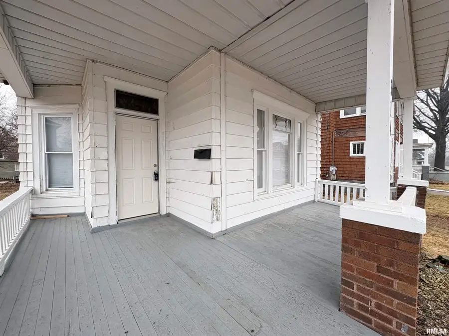 314 E Archer Avenue, Peoria, IL 61603 - #3