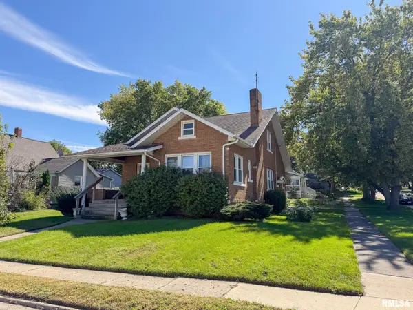 302 Center Street, Eureka, IL 61530