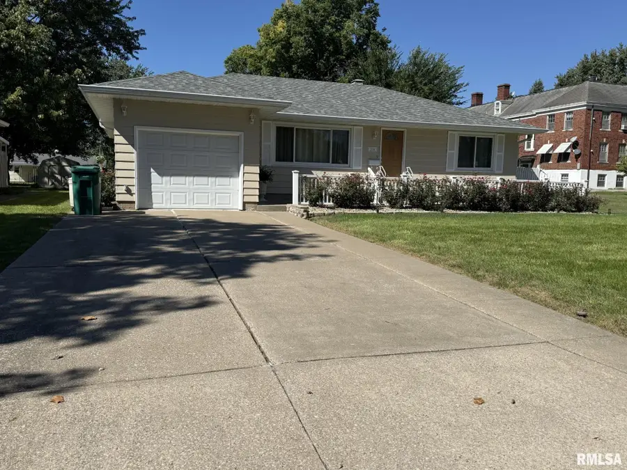 314 S Pearl Street, Macomb, IL 61455 - #2