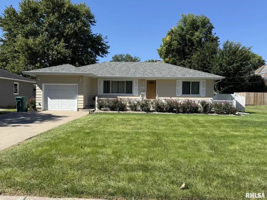 314 S Pearl Street, Macomb, IL 61455 - #3
