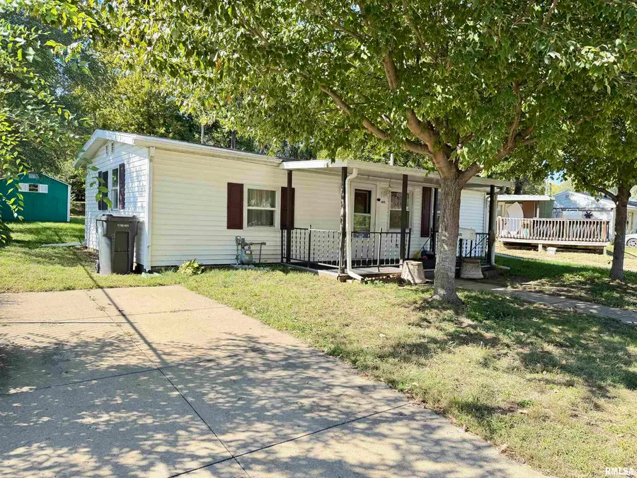 1421 S 13th Street, Pekin, IL 61554 - #3