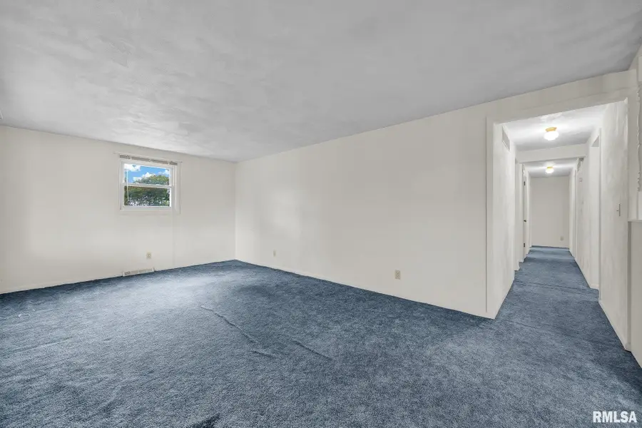 1007 Spring Bay Road, East Peoria, IL 61611 - #2
