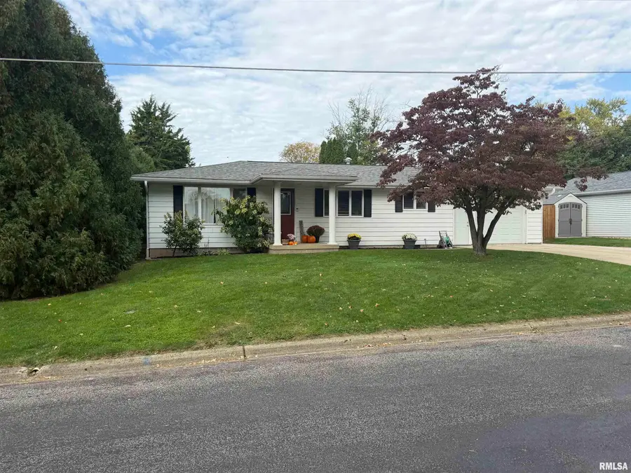 205 N Garfield Street, Roanoke, IL 61561 - #2