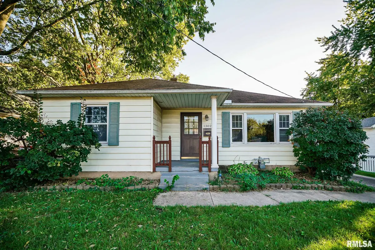 1302 Willow Street, Pekin, IL 61554 - #1