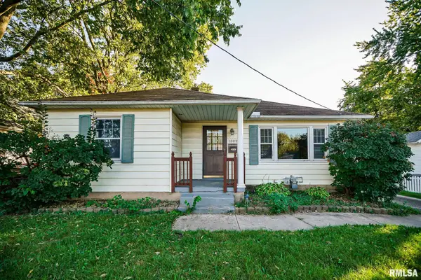 1302 Willow Street, Pekin, IL 61554