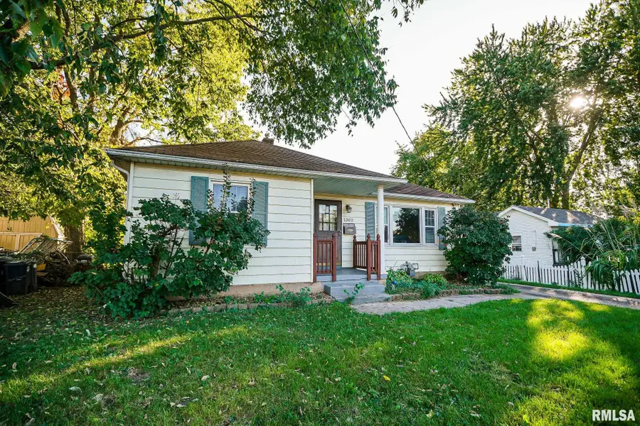 1302 Willow Street, Pekin, IL 61554 - #3