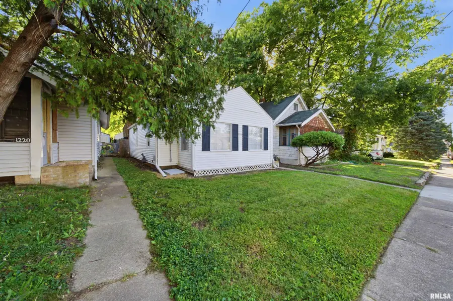 1218 E Forrest Hill Avenue, Peoria, IL 61603 - #2