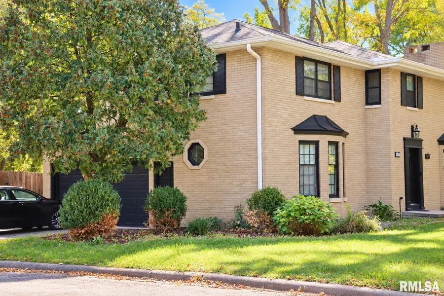 2816 N Bigelow Court, Peoria, IL 61604 - #3